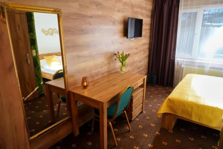 Pokój dwuosobowy Economy w Hotelu Raj
