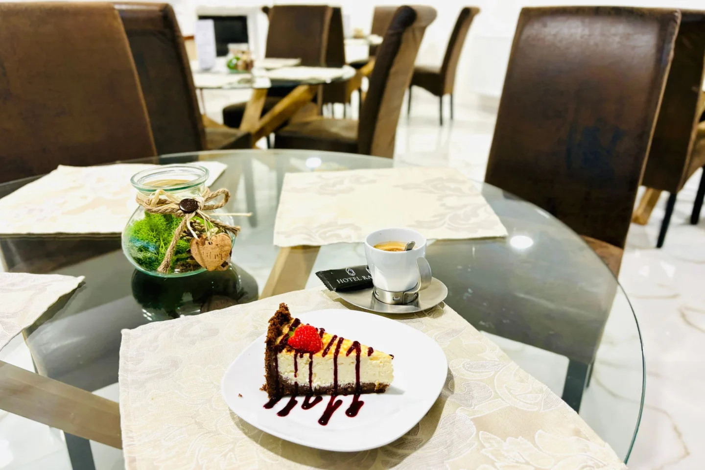 Dessert and coffee in the Hotel Raj restaurant